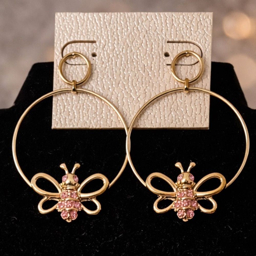 RJ Graziano Queen Bee Crystal Gold and Pink ‘Signature Bee Motif’ Jewelry Set - Picture 2 of 3